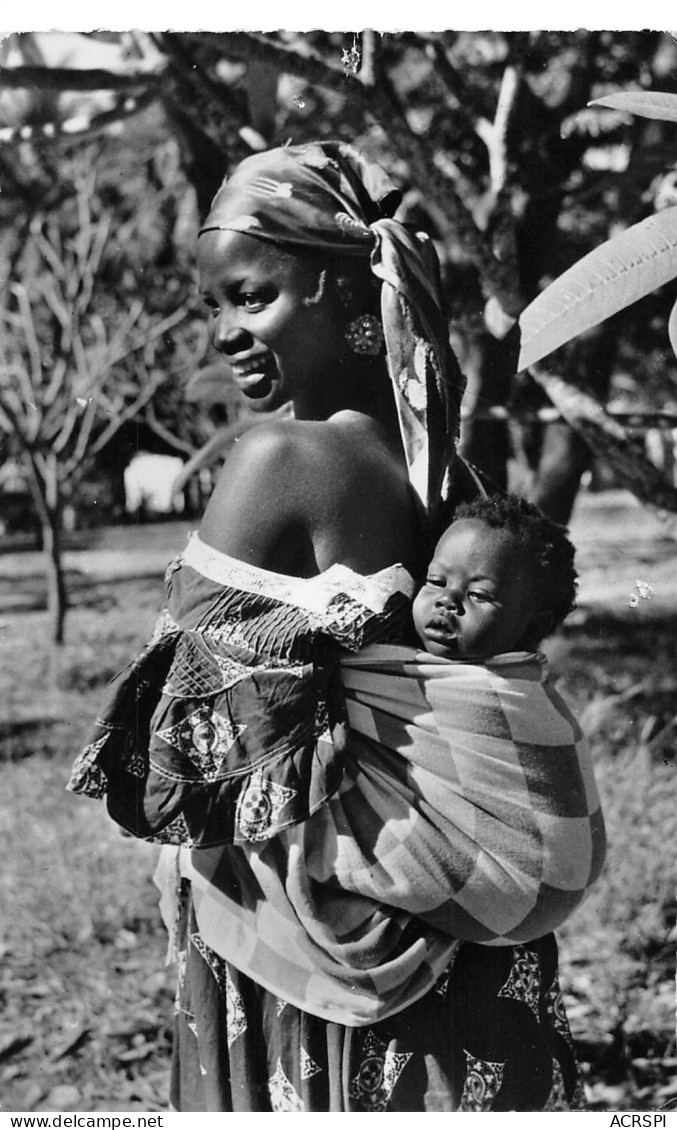 GUINEE CONAKRY  Mère Et Son Enfant  édition COGEX  (Scan R/V) N° 32  \MP7169 - Guinée Française