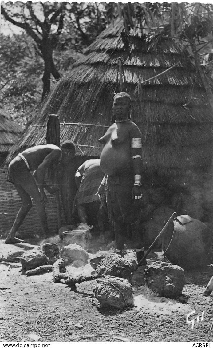 GUINEE CONAKRY Village BASSARI De M'Balaki NZ Balaki Femme Seins Nus  édition GIL  (Scan R/V) N° 22 \MP7169 - Guinée Française