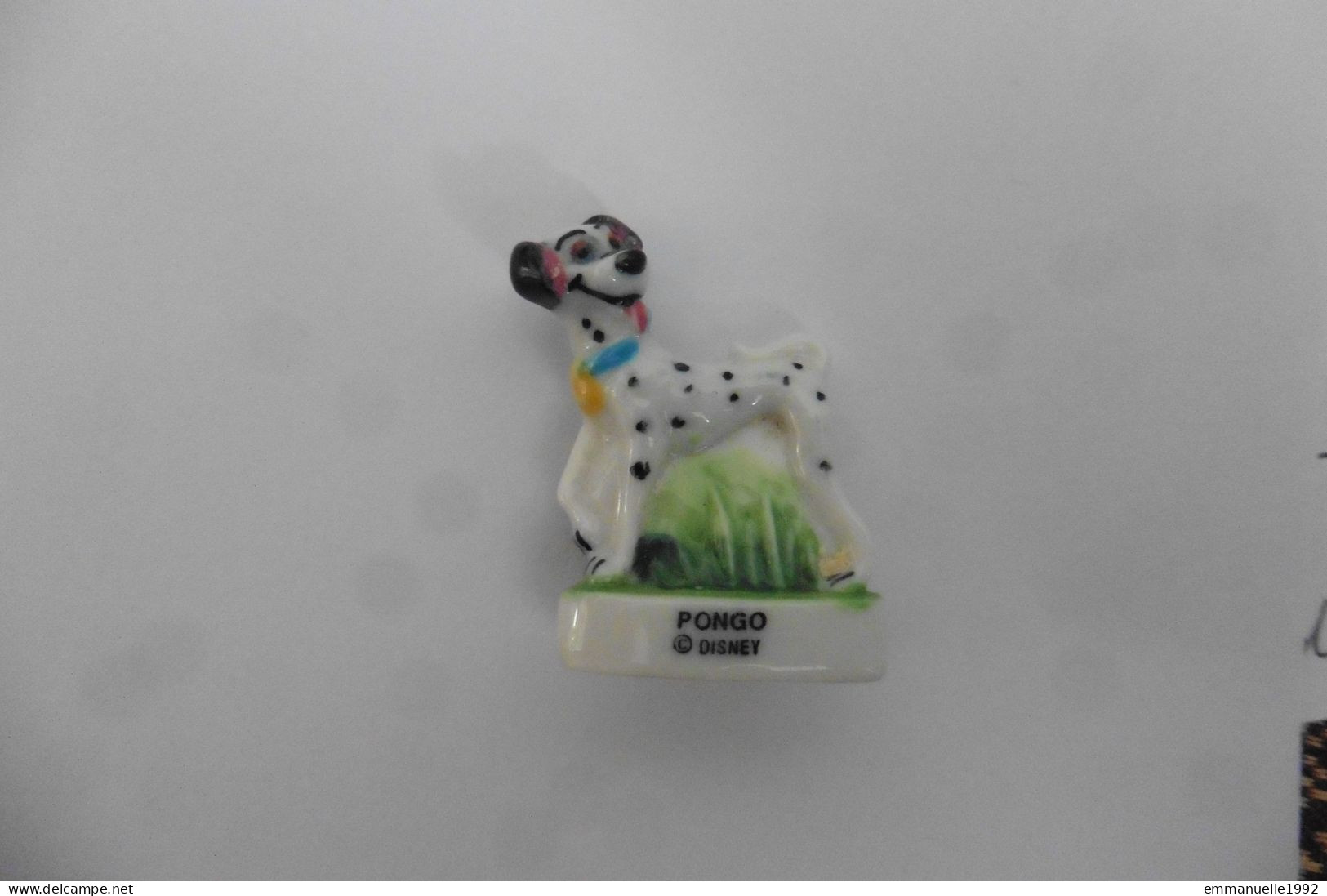 Fève Brillante En Porcelaine Disney - Les 101 Dalmatiens - Le Chien Pongo - Disney