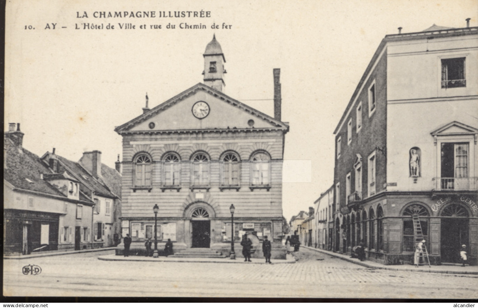 Ay Champagne - L'hôtel De Ville Et Rue Du Chemin De Fer - Ay En Champagne