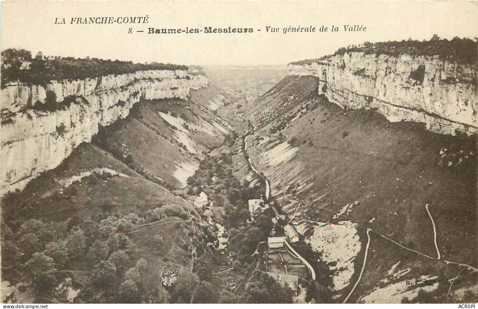 39   Jura  Baume Les Messieurs Vue Générale De La Vallée   N° 9 \MN6011 - Baume-les-Messieurs