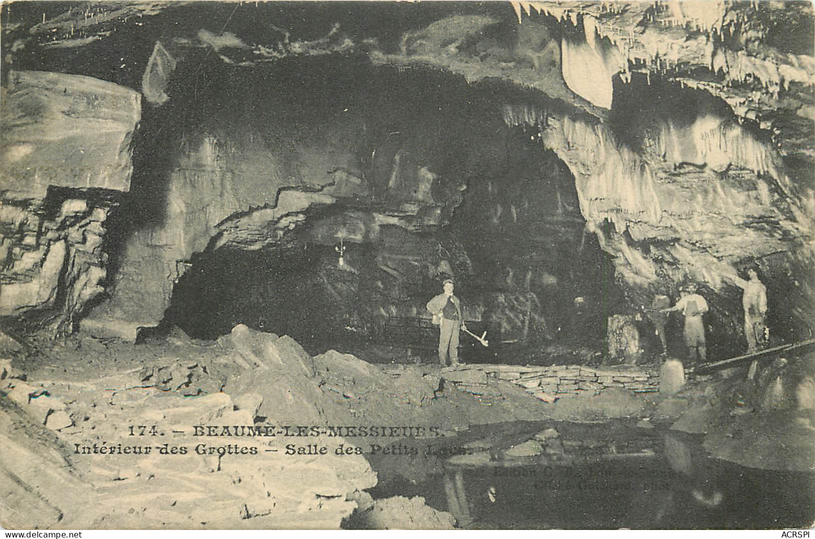 39  Jura  Dole  Baume Les Messieurs  Intérieur Des Grottes   N° 45 \MN6014 - Baume-les-Messieurs