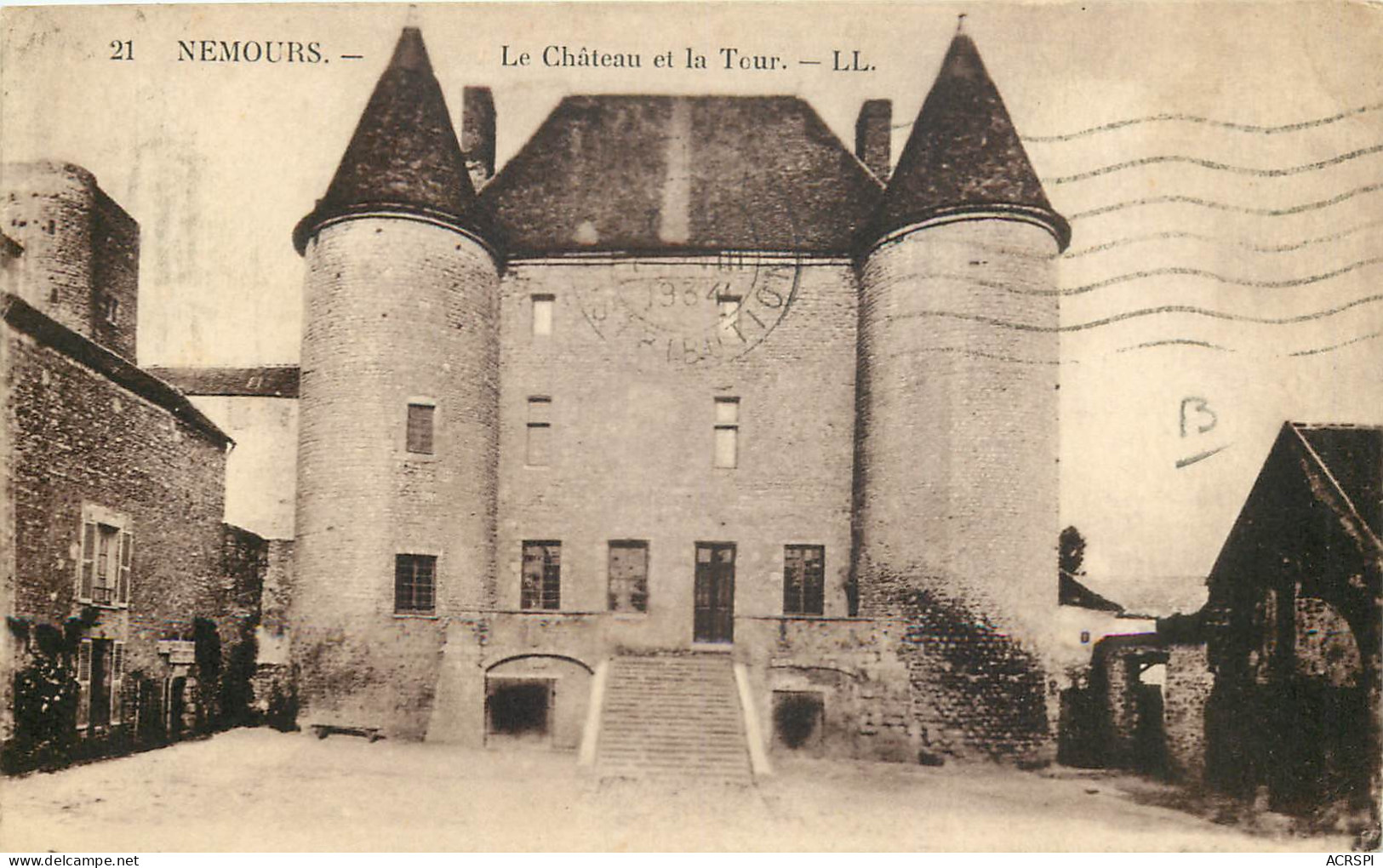 77    Seine Et Marne  Nemours Le Château Et La Tour    N° 19 \MN6016 - Nemours
