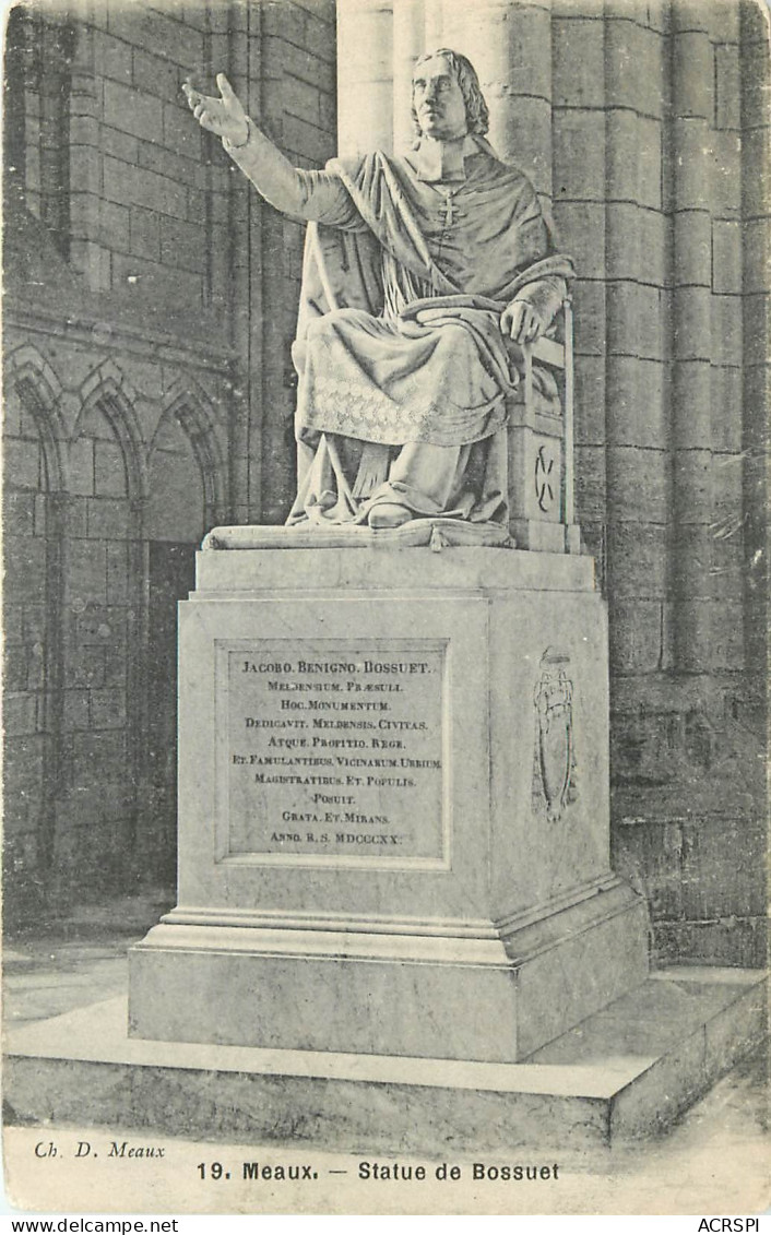 77  Seine Et Marne   Meaux Statue De Bossuet       N° 26 \MN6021 - Meaux