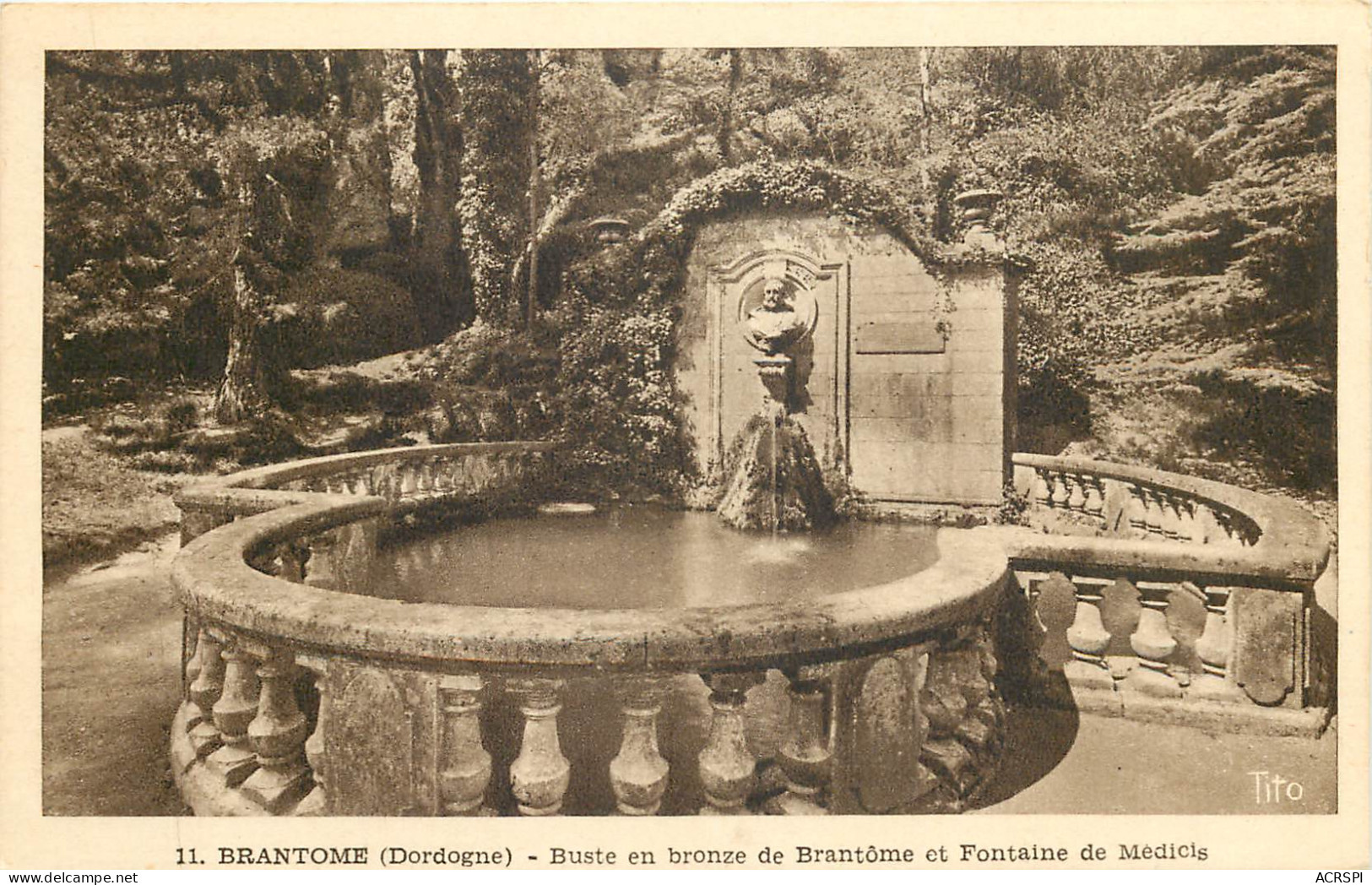 24 Dordogne  Brantome Buste En Bronze De Brantome Et Fontaine De Médicis     N° 37\MN6029 - Brantome