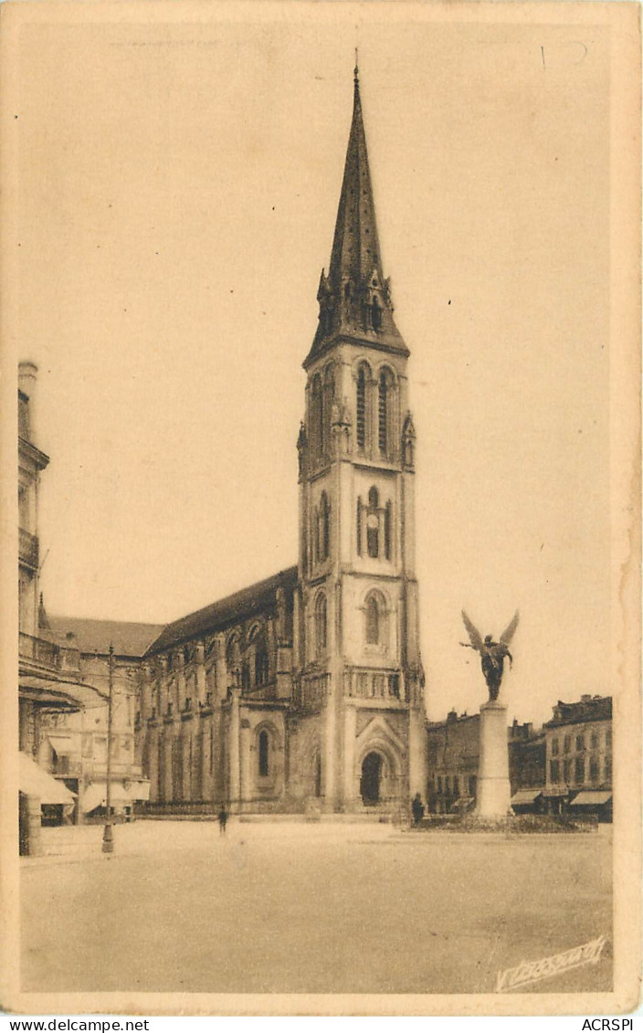 24 Dordogne  Bergerac église Notre Dame       N° 33 \MN6030 - Bergerac