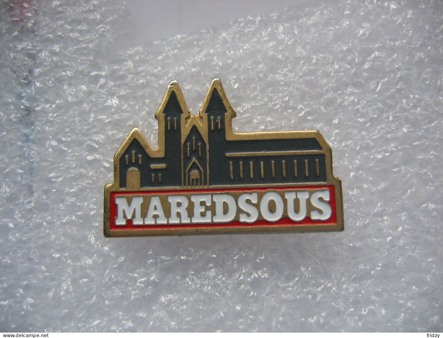 Pin's De L'Abbaye De La Ville De Maredsous En Belgique - Other & Unclassified