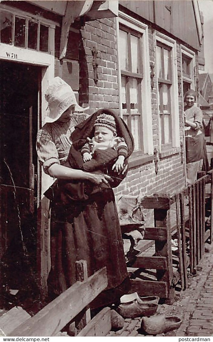 VOLENDAM (NH) Moeder En Haar Baby - Uitg. J. Siewers & Zoon - Volendam