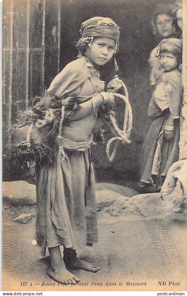 Algérie - Jeune Fille Portant L'eau Dans Le Mezouel - Ed. ND Phot. 117A - Frauen