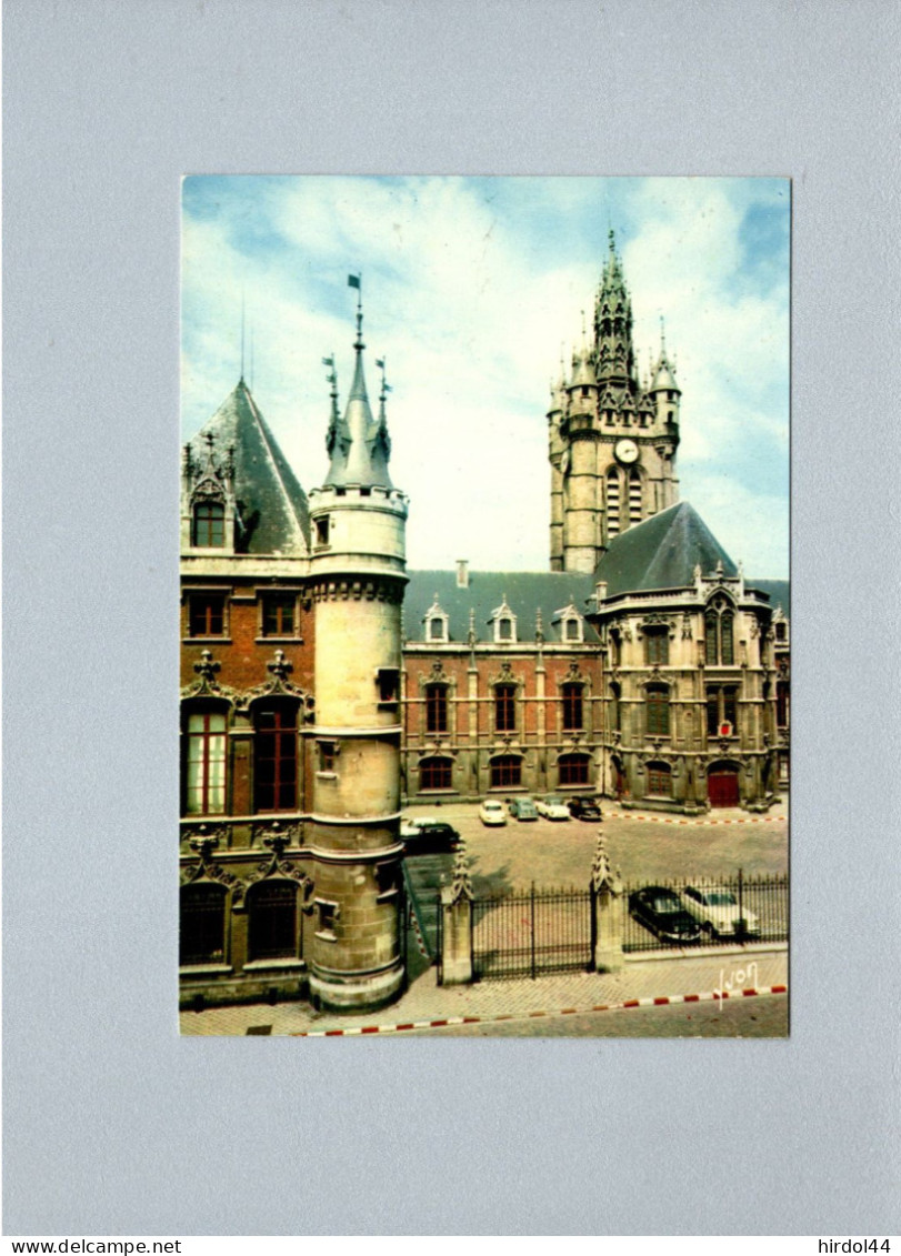 Douai (59) : L'hotel De Ville Et Le Beffroi - Douai