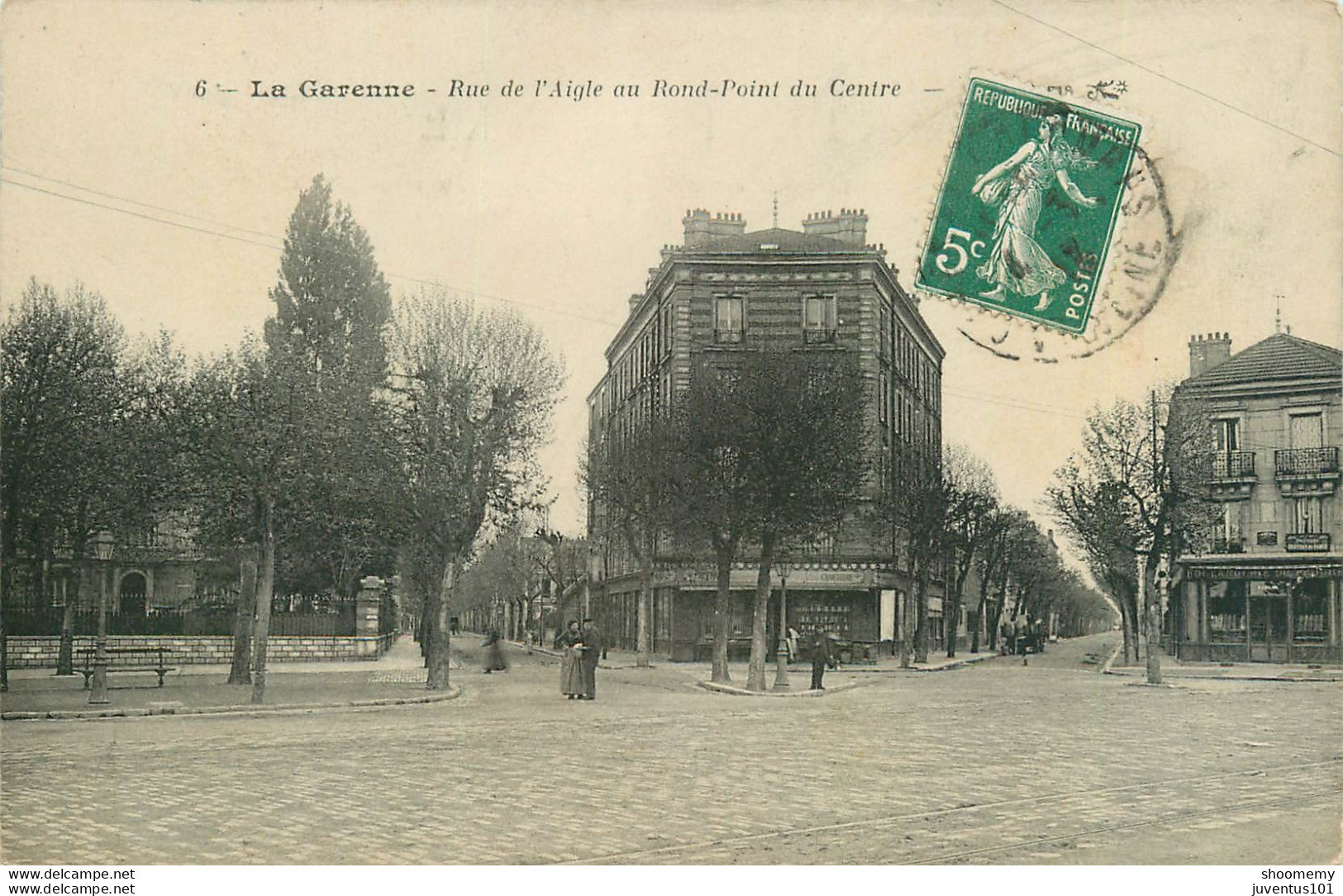 CPA La Garenne-Rue De L'Aigle Au Rond Point Du Centre-6-Timbre    L1973 - La Garenne Colombes