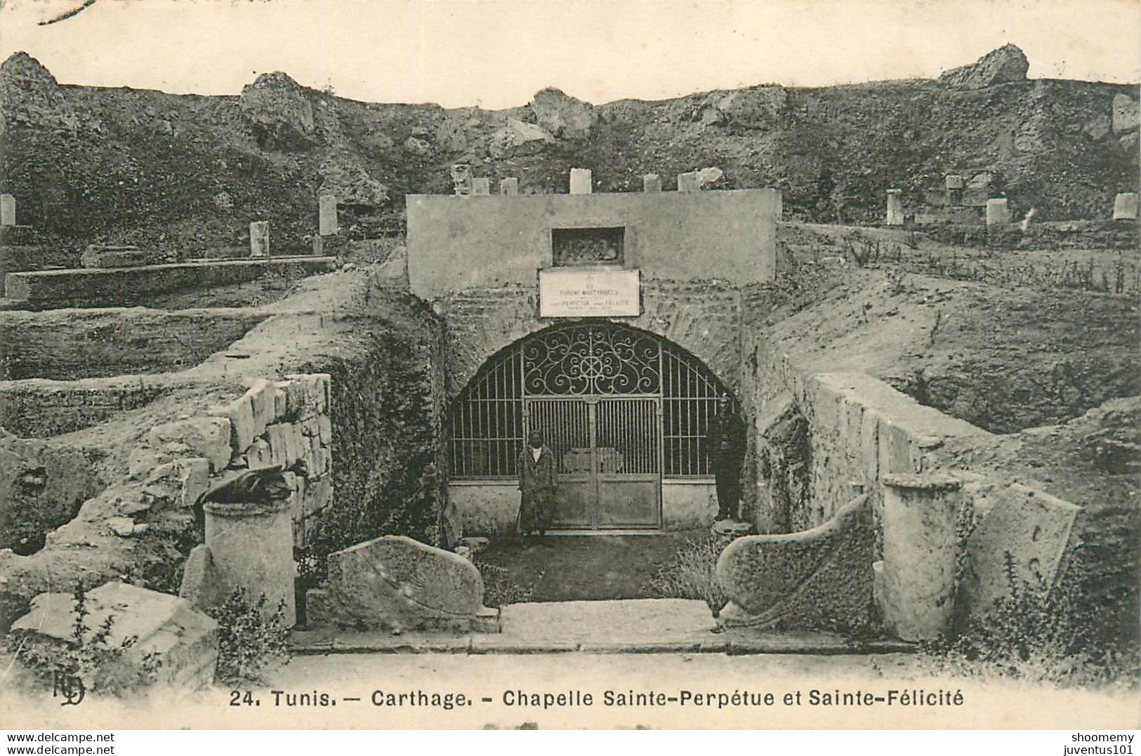 CPA Tunis-Carthage-Chapelle Sainte Perpétue Et Sainte Félicité-24-Timbre     L1972 - Tunesië