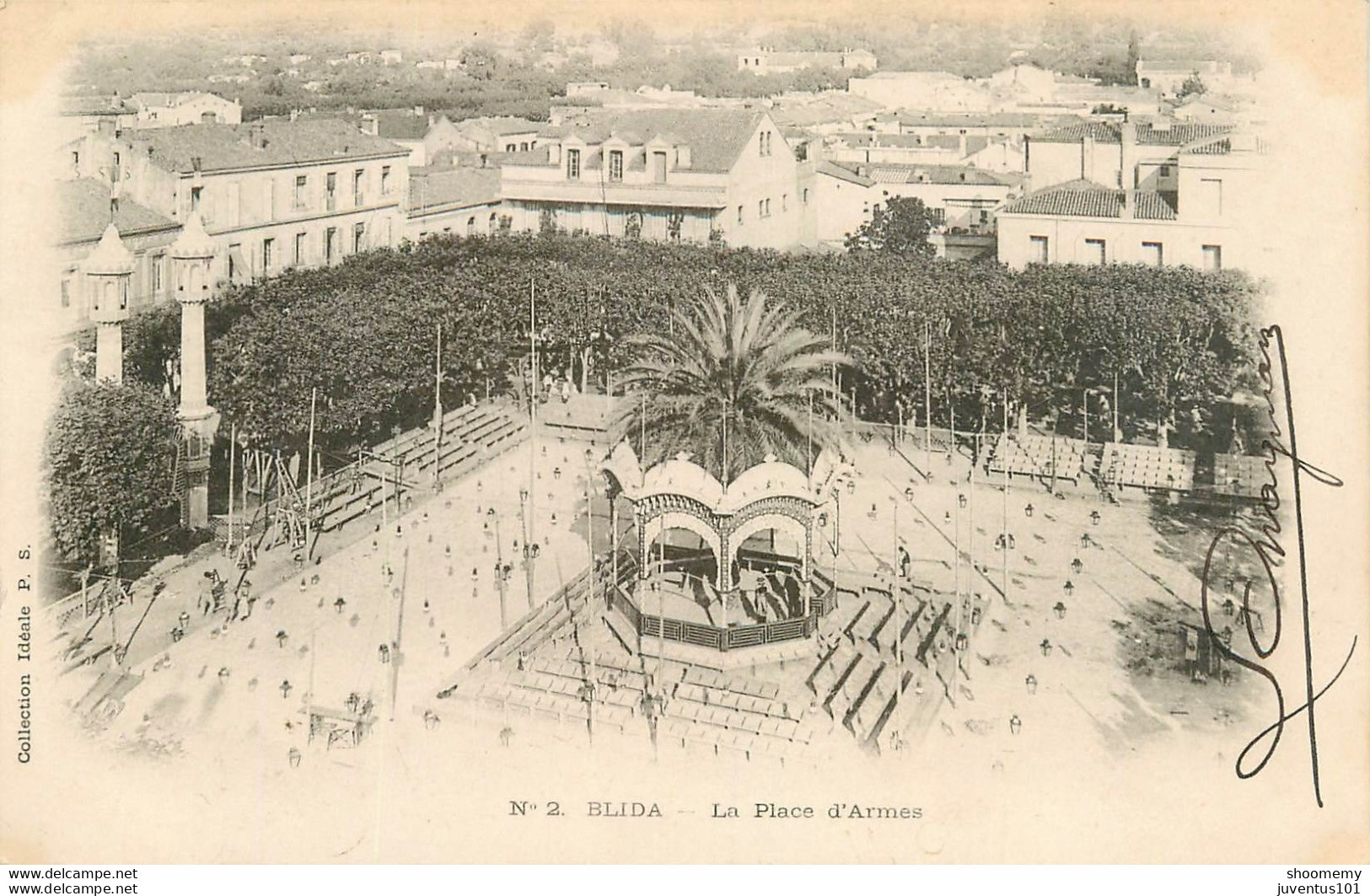 CPA Blida-La Place D'armes-2-Timbre     L1972 - Blida