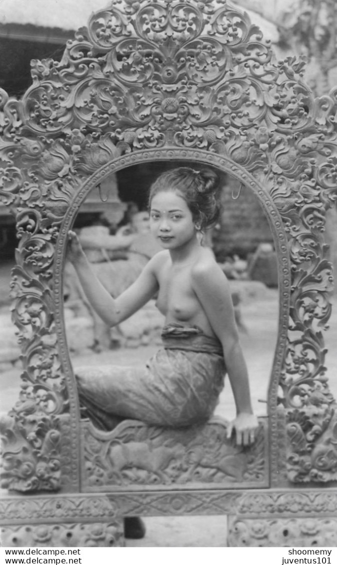 CPSM/CPA Indonesie-Bali-Une Jeune Fille Seins Nus-1937-TRES RARE      L2412 - Indonésie