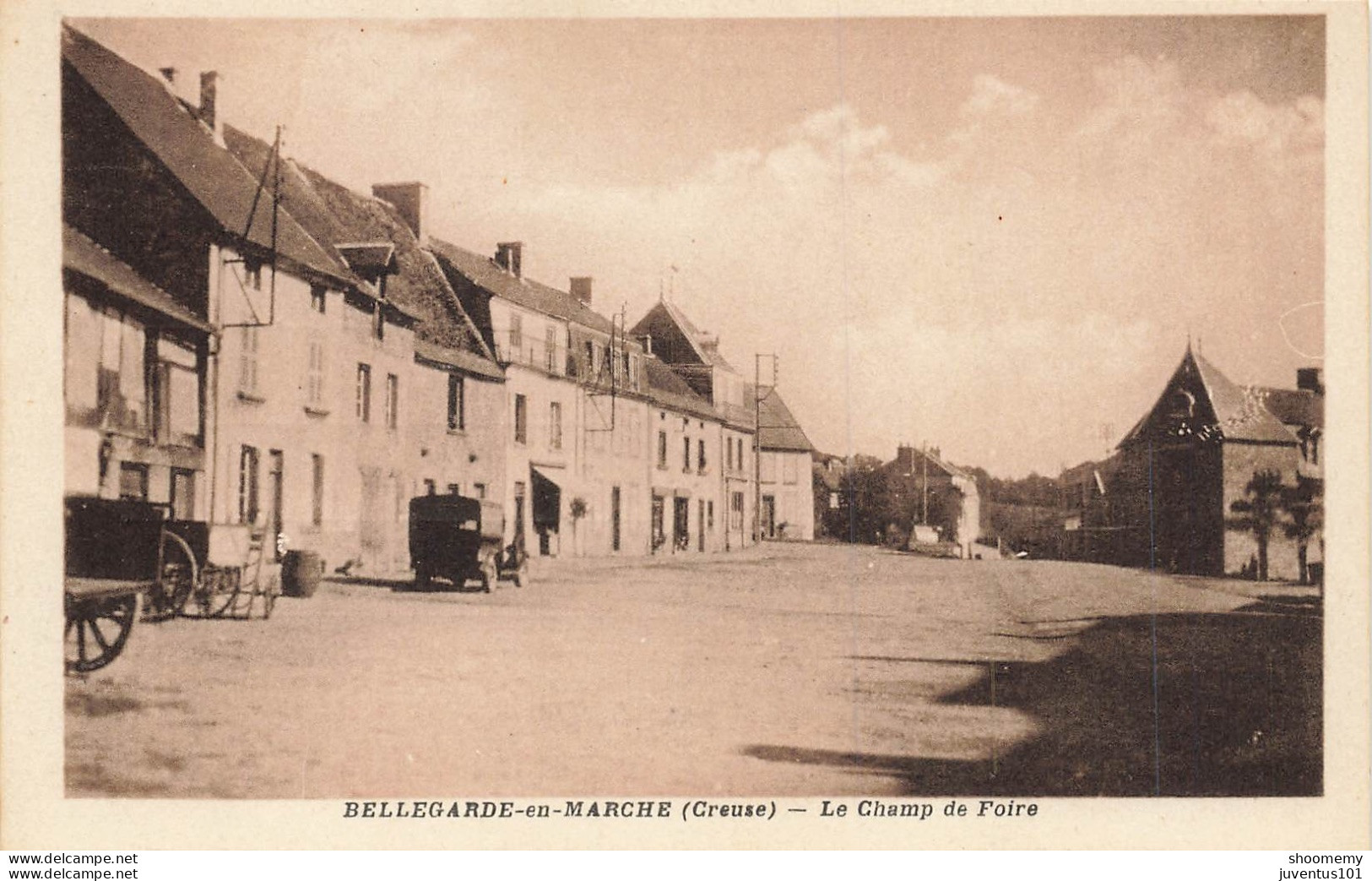 CPA Bellegarde En Marche-Le Champ De Foire      L2430 - Bellegarde