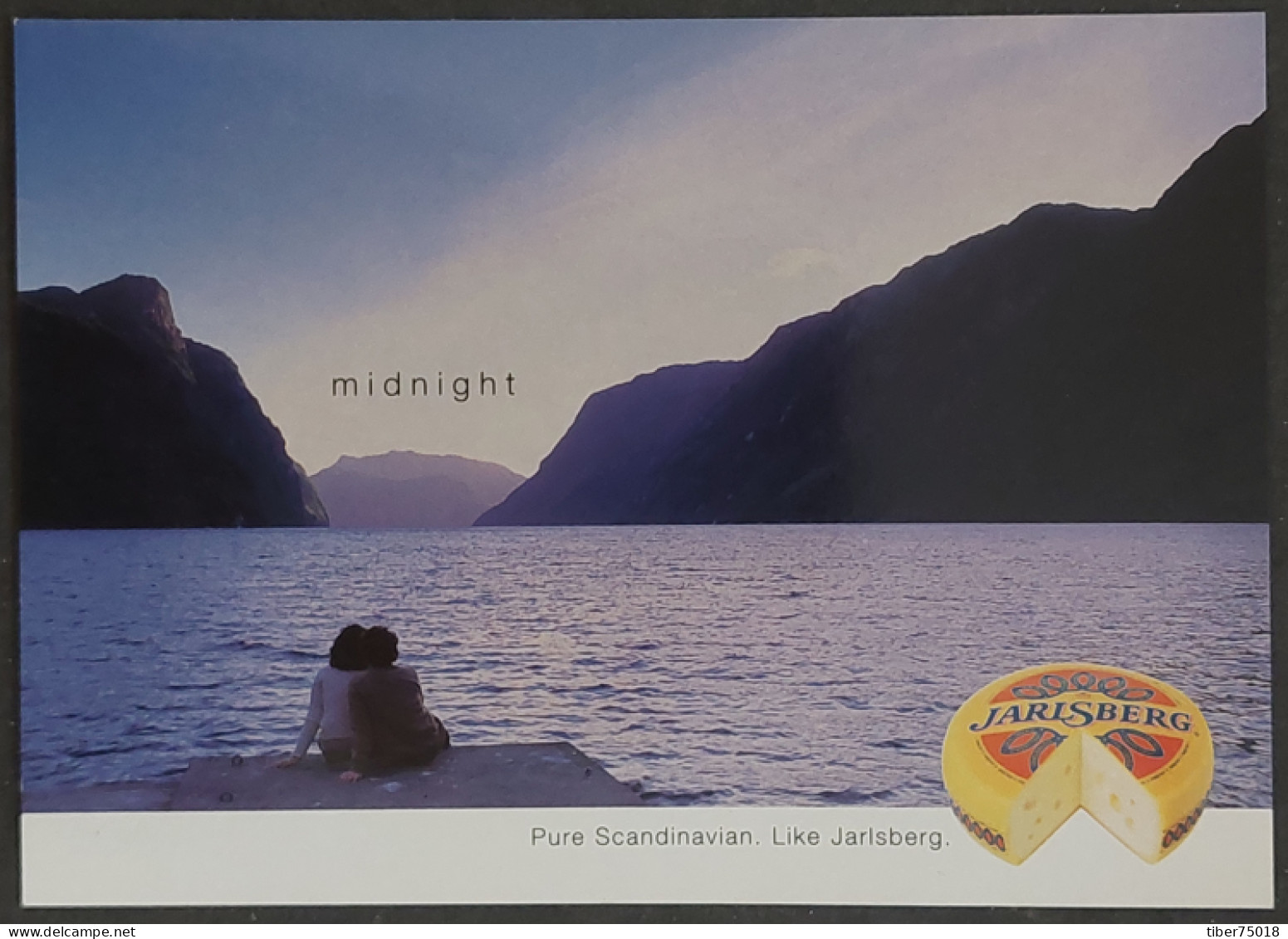 Carte Postale - Midnight (couple Au Bord D'un Lac) Pure Scandinavian. Like Jarlsberg (fromage) - Publicité