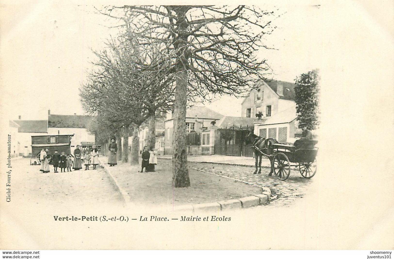 CPA Vert Le Petit-La Place-Mairie Et écoles-Timbre      L1697 - Vert-le-Petit