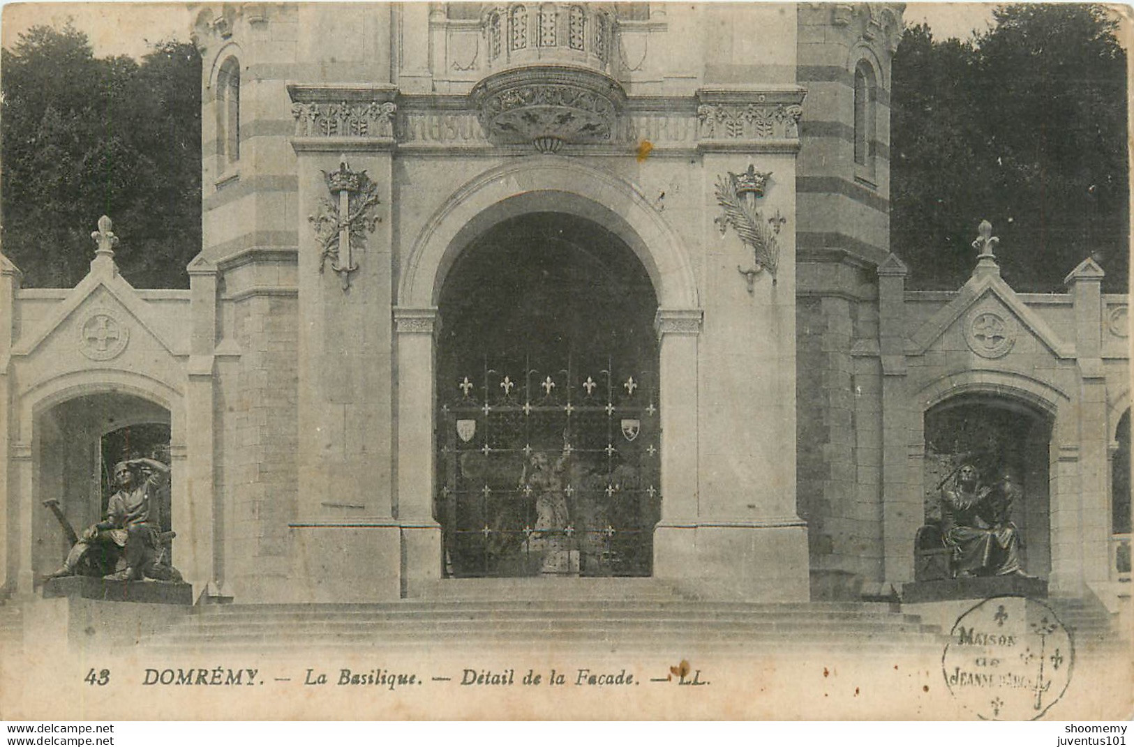 CPA Domrémy-La Basilique-Détail De La Façade     L1082 - Domremy La Pucelle