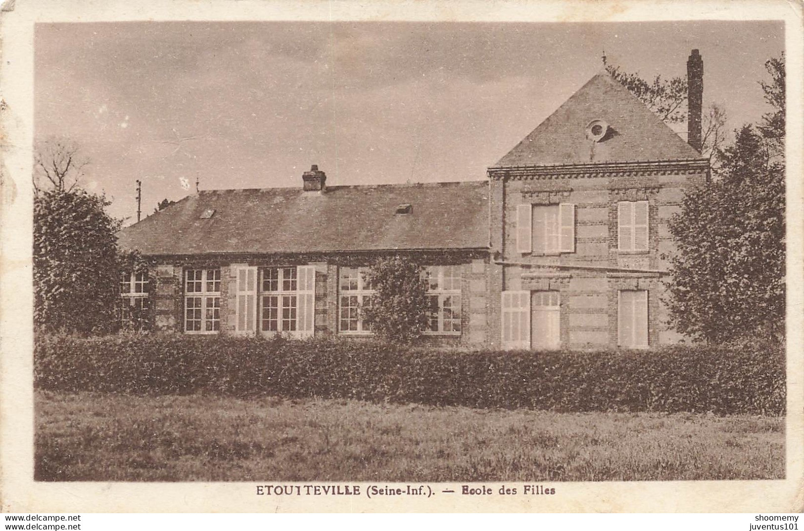 CPA Etoutteville-Ecole Des Filles-Timbre      L2426 - Otros & Sin Clasificación