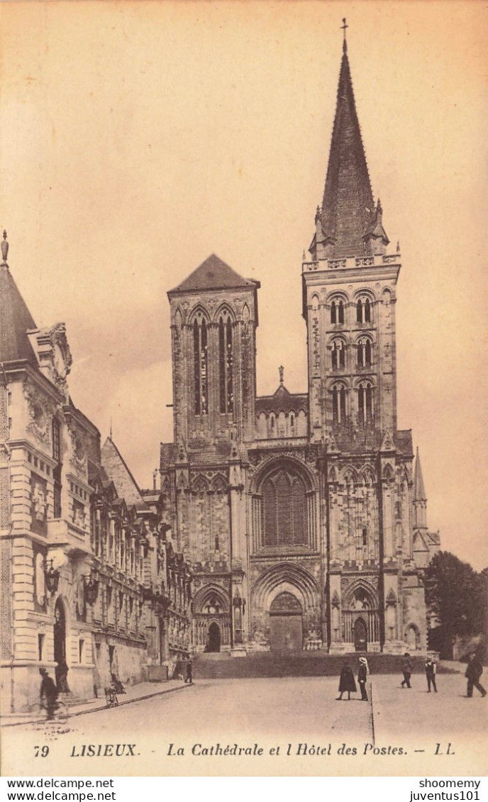 CPA Lisieux-La Cathédrale Et L'hôtel Des Postes-79       L2449 - Lisieux