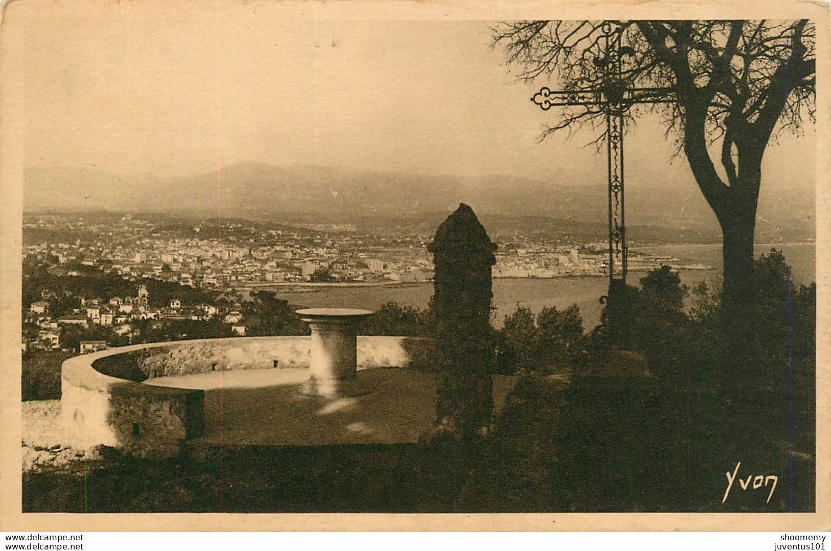 CPA Antibes-Vue Générale     L1355 - Antibes - Oude Stad