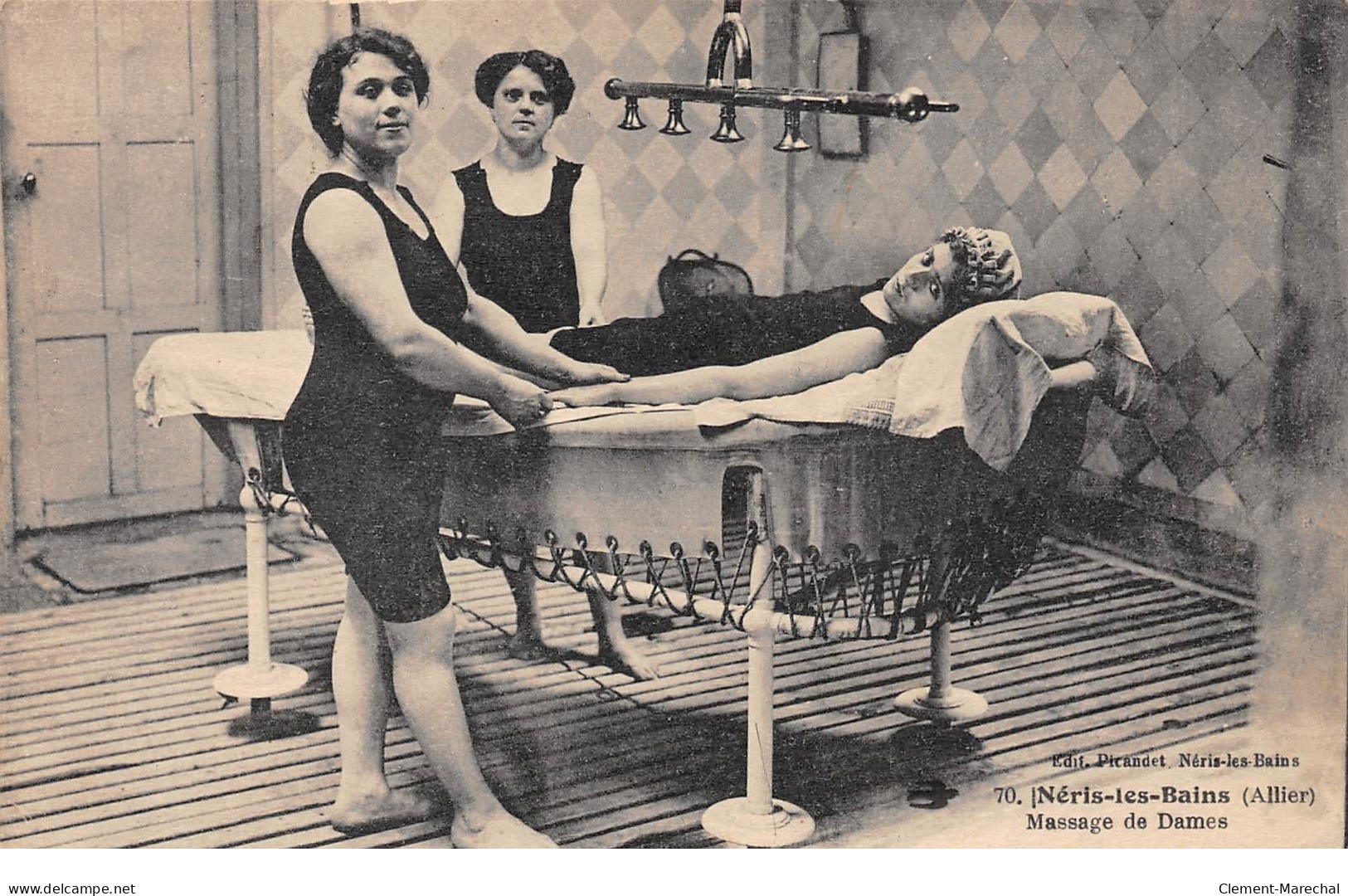 NERIS LES BAINS - Massage De Dames - Très Bon état - Neris Les Bains