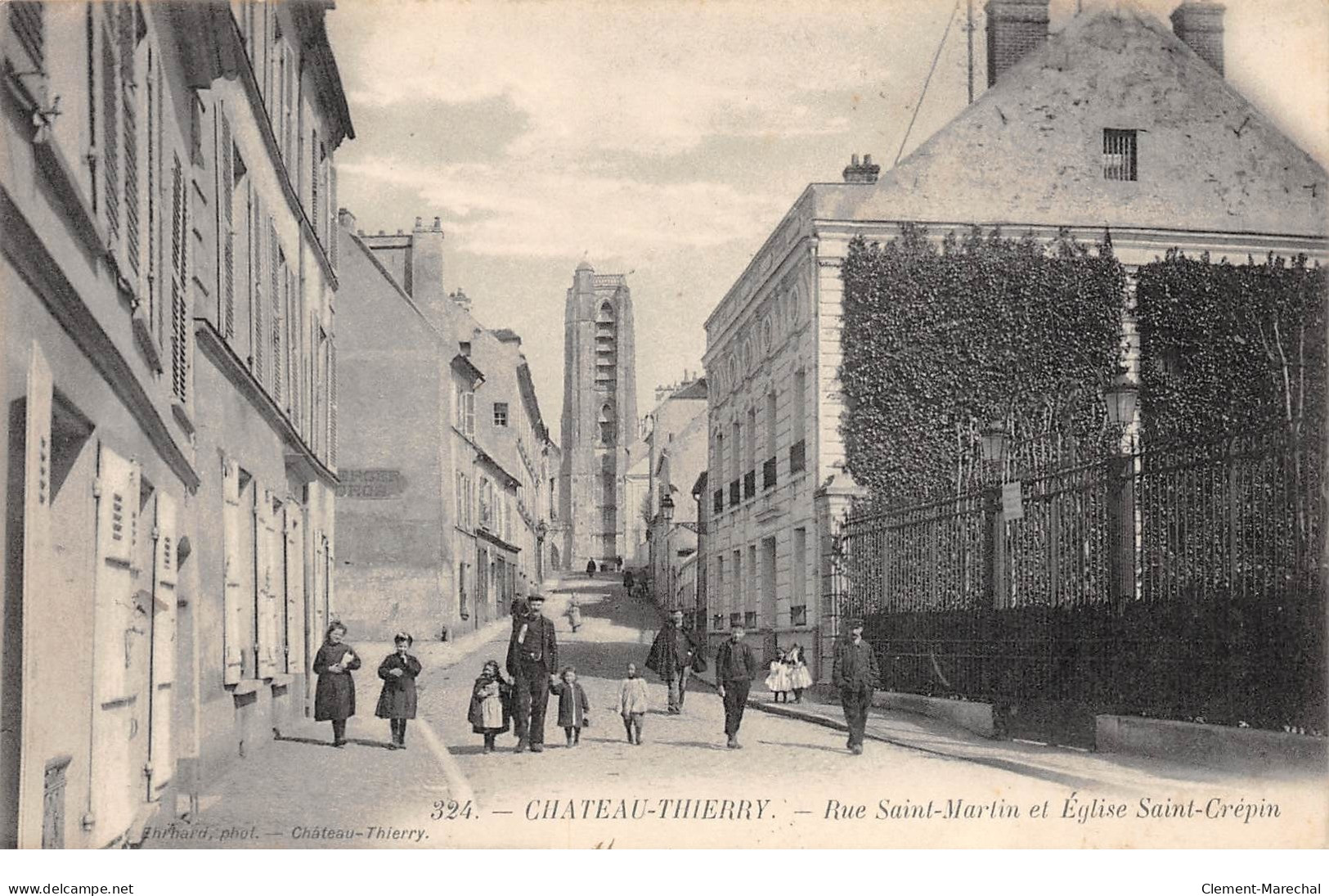 CHATEAU THIERRY - Rue Saint Martin Et Eglise Saint Crépin - Très Bon état - Chateau Thierry