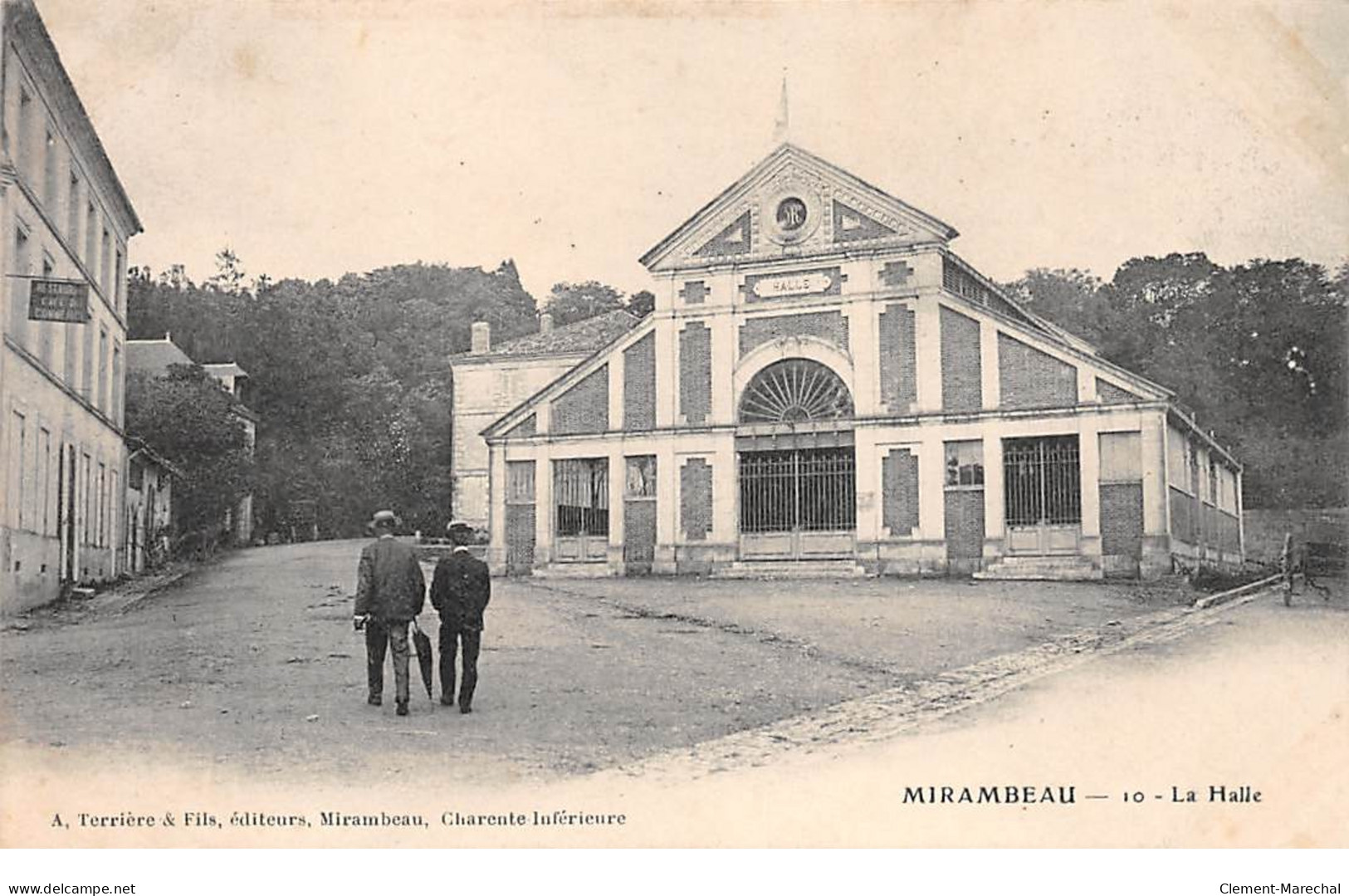 MIRAMBEAU - La Halle - Très Bon état - Mirambeau