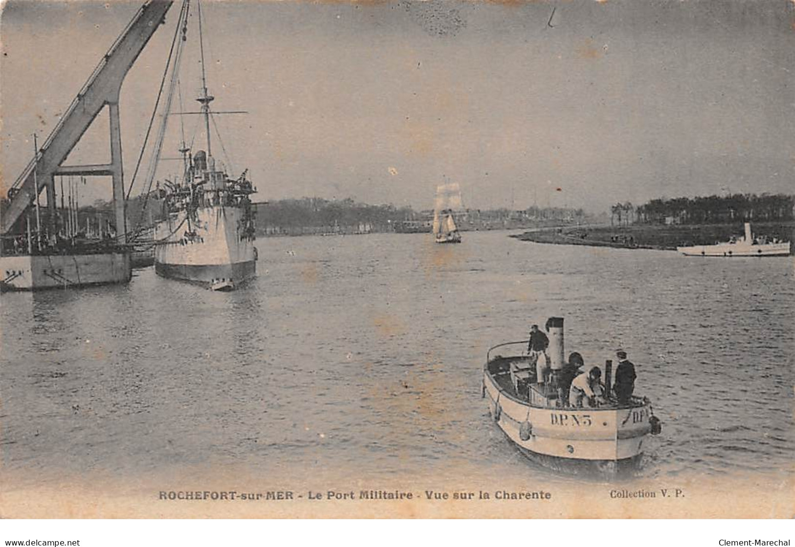 ROCHEFORT SUR MER - Le Port Militaire - Vue Sur La Charente - Très Bon état - Rochefort