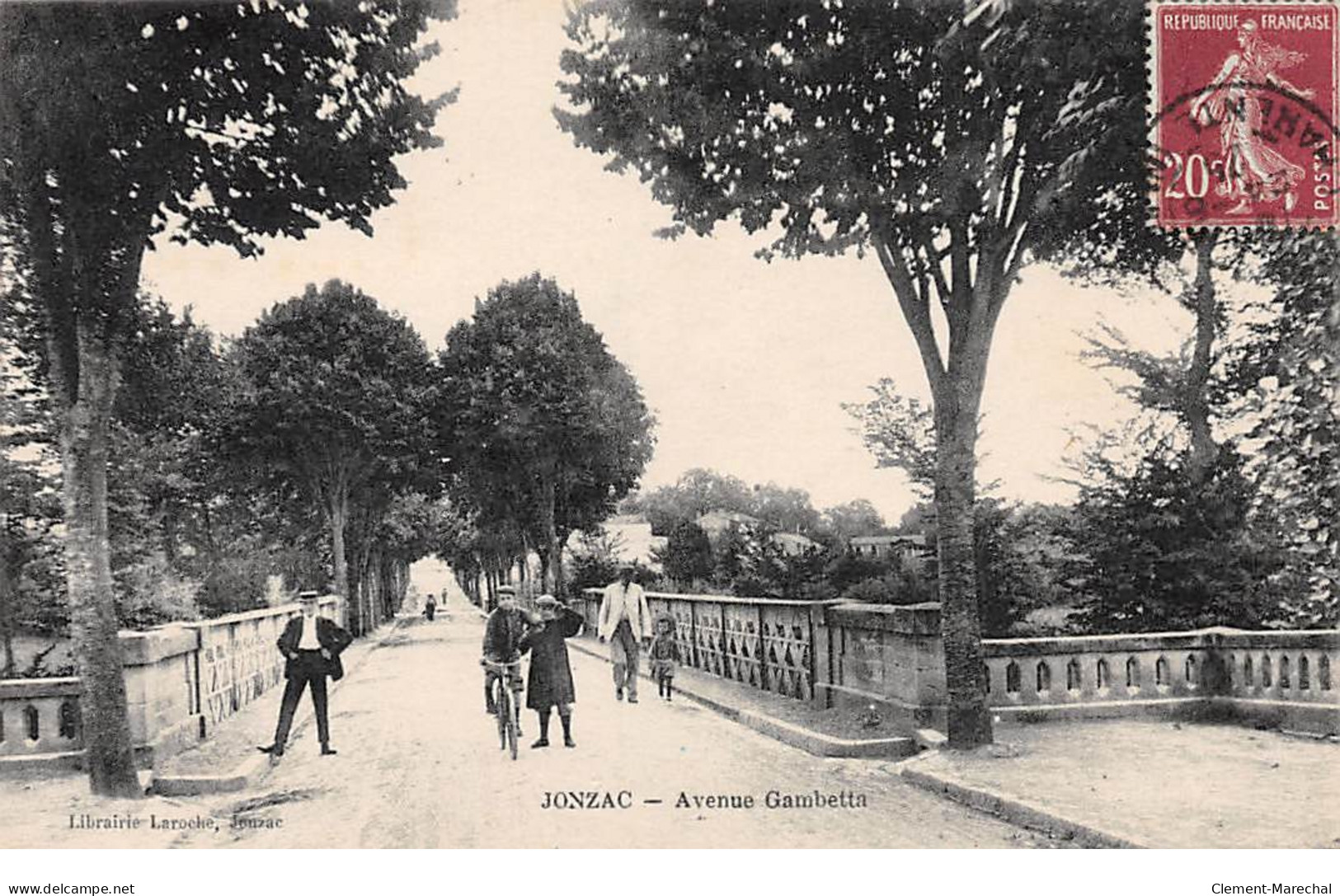 JONZAC - Avenue Gambetta - Très Bon état - Jonzac