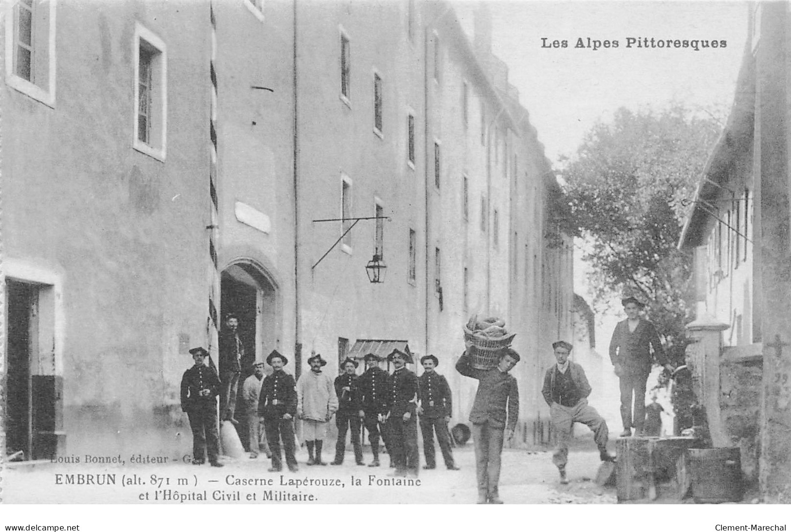 EMBRUN - Caserne Lapérouze, La Fontaine Et L'Hôpital Civil Et Militaire - Très Bon état - Embrun