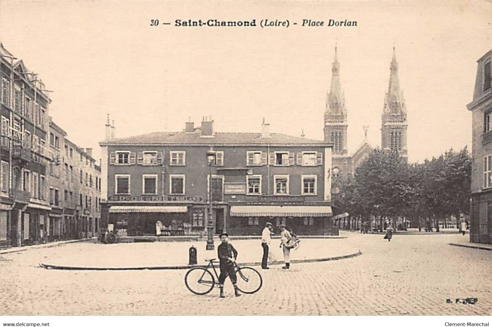 SAINT CHAMOND - Place Dorian - Très Bon état - Saint Chamond