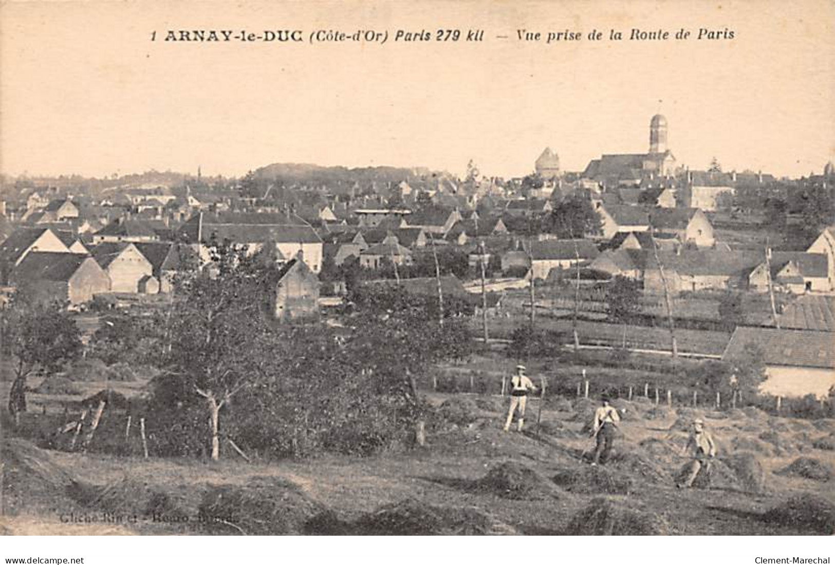 ARNAY LE DUC - Vue Prise De La Route De Paris - Très Bon état - Arnay Le Duc