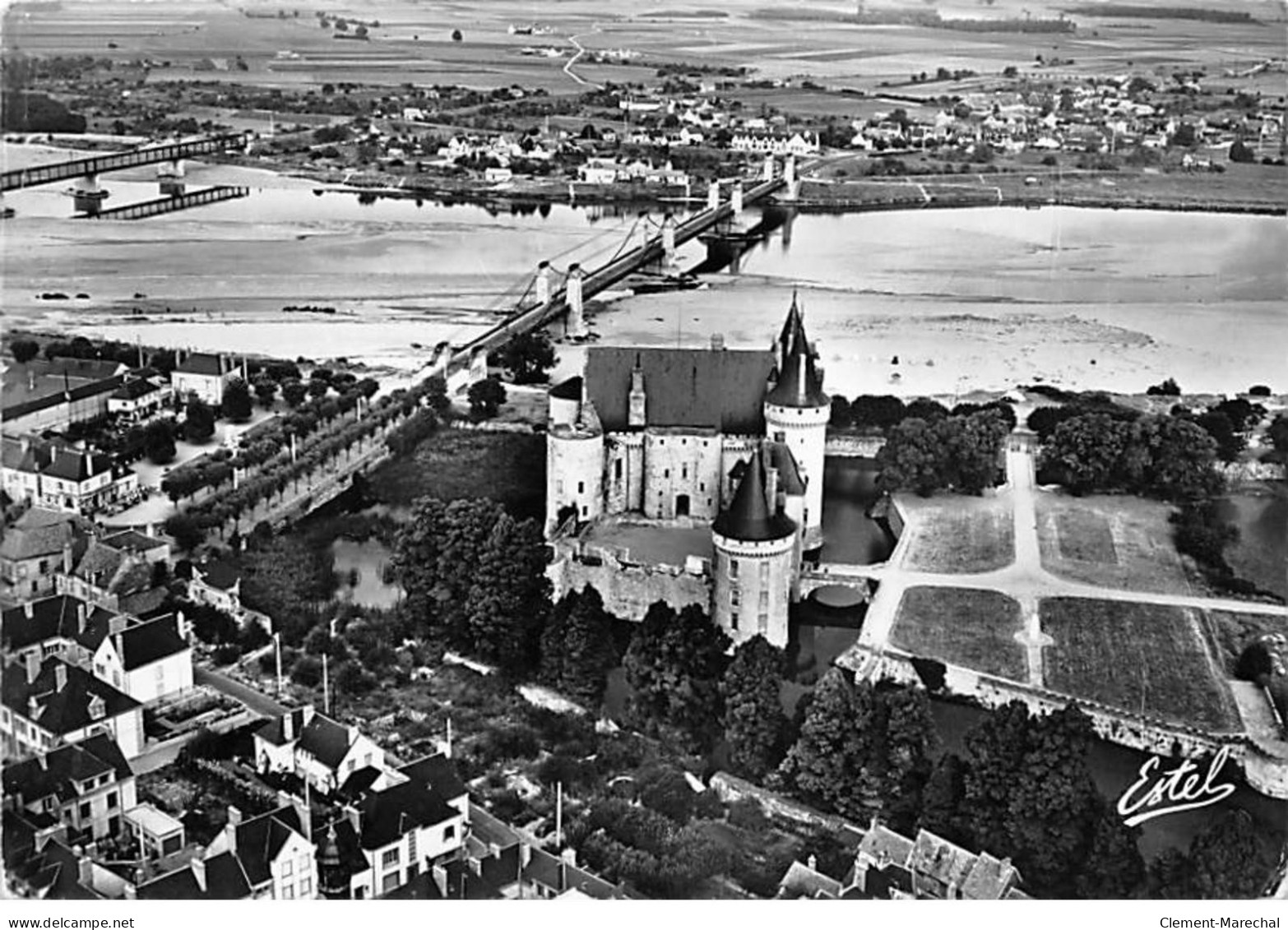 SULLY Vu D'Avion - Le Château Et La Loire - Très Bon état - Sully Sur Loire