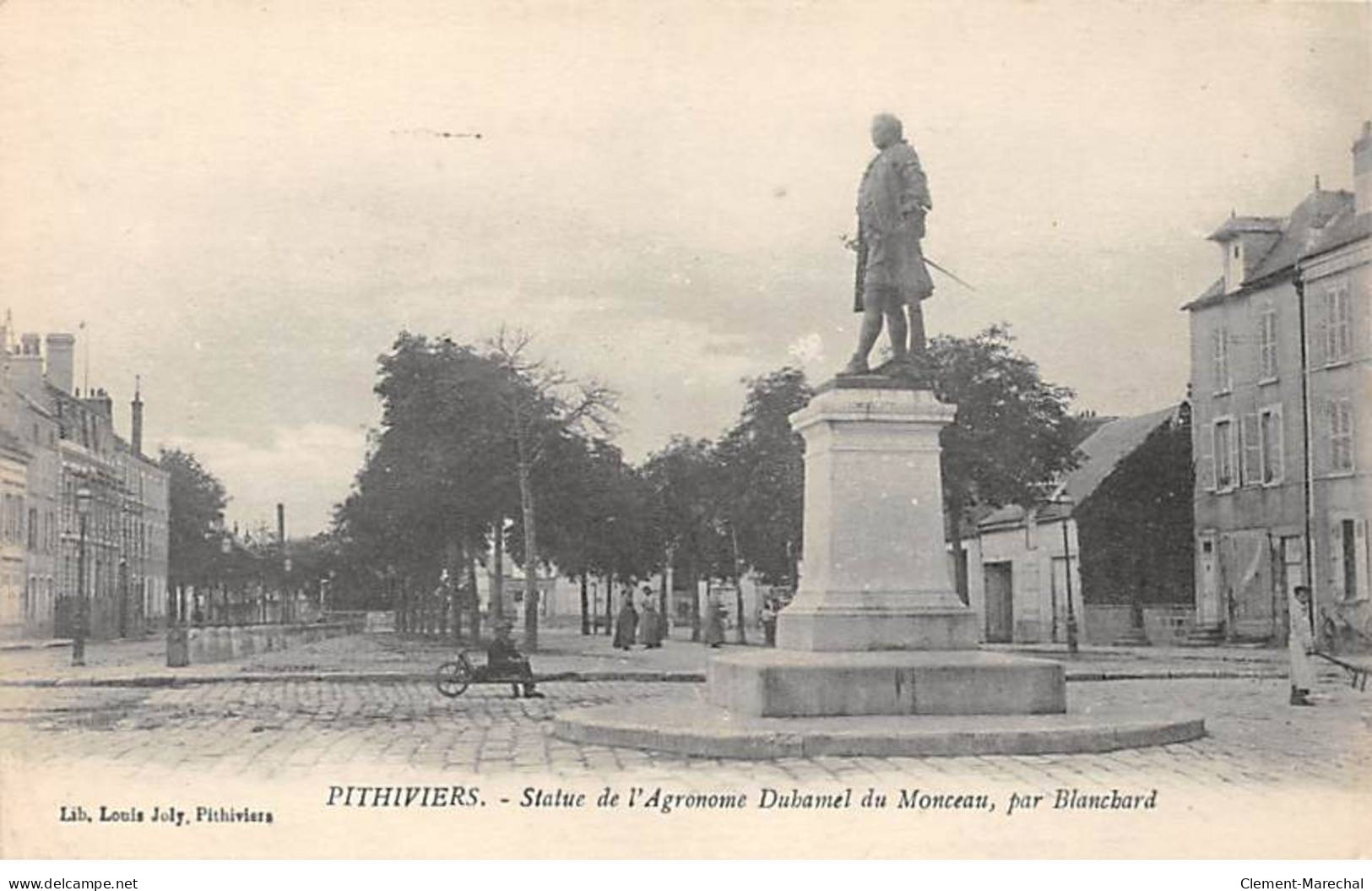 PITHIVIERS - Statue De L'Agronome Duhamel Du Monceau, Par Blanchard - Très Bon état - Pithiviers