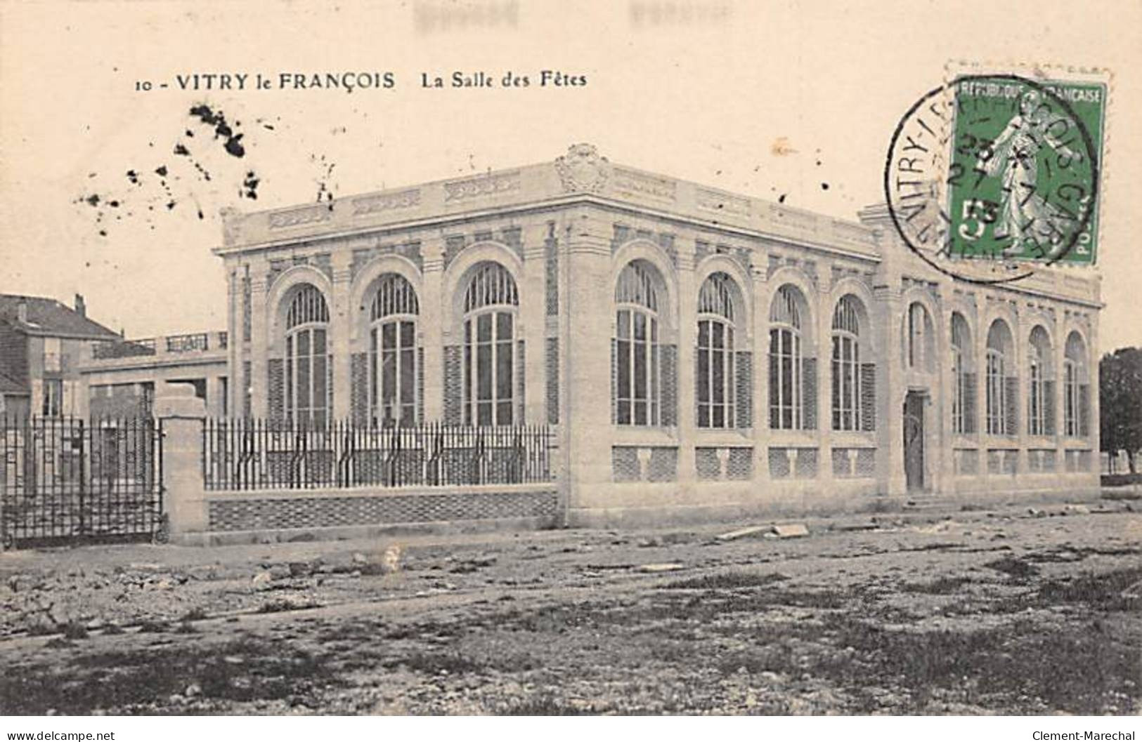 VITRY LE FRANCOIS - La Salle Des Fêtes - Très Bon état - Vitry-le-François