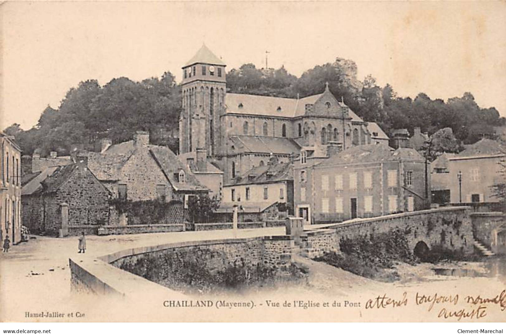 CHAILLAND - Vue De L'Eglise Et Du Pont - Très Bon état - Chailland