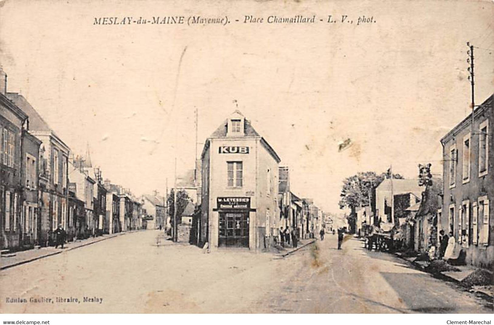 MESLAY DU MAINE - Place Chamaillard - Très Bon état - Meslay Du Maine