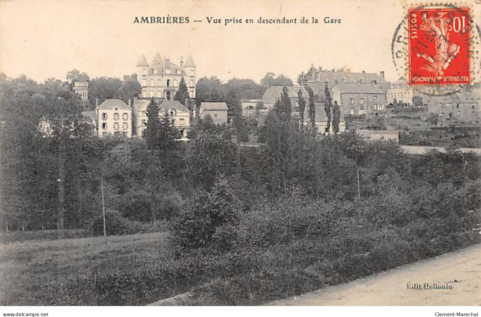 AMBRIERES - Vue Prise En Descendant De La Gare - Très Bon état - Ambrieres Les Vallees