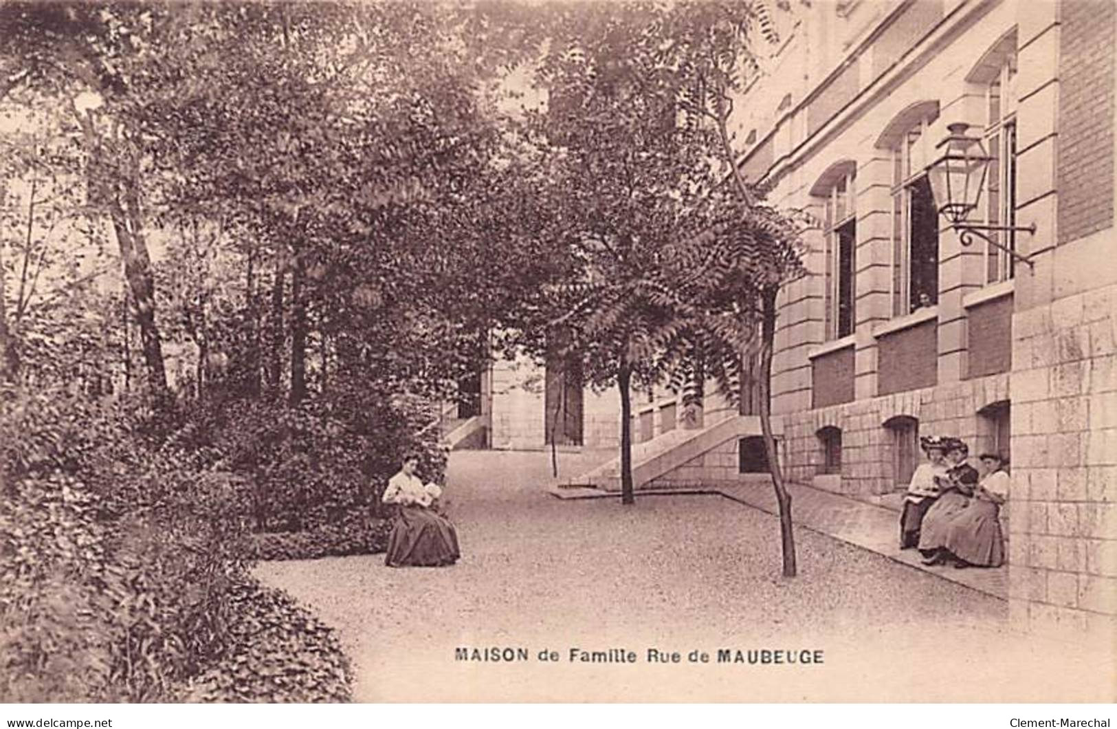 PARIS - Maison De Famille Rue De Maubeuge - Très Bon état - Paris (10)