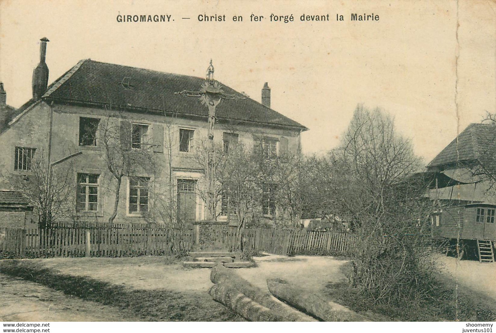 CPA Giromagny-Christ En Fer Forgé Devant La Mairie-état Voir Scan     L2108 - Giromagny