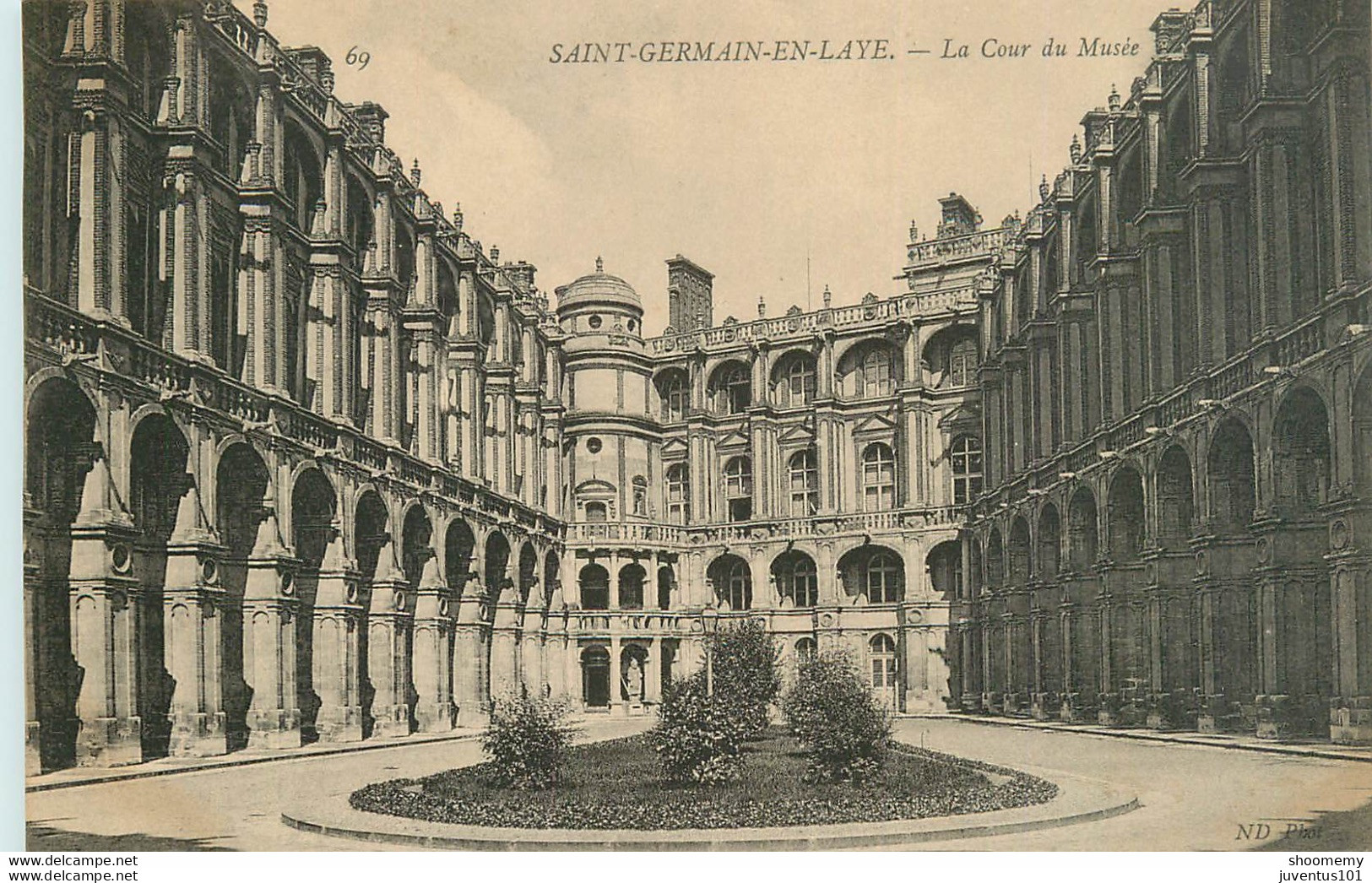 CPA Saint Germain En Laye-La Cour Du Musée-69-Timbre      L1725 - St. Germain En Laye (castle)