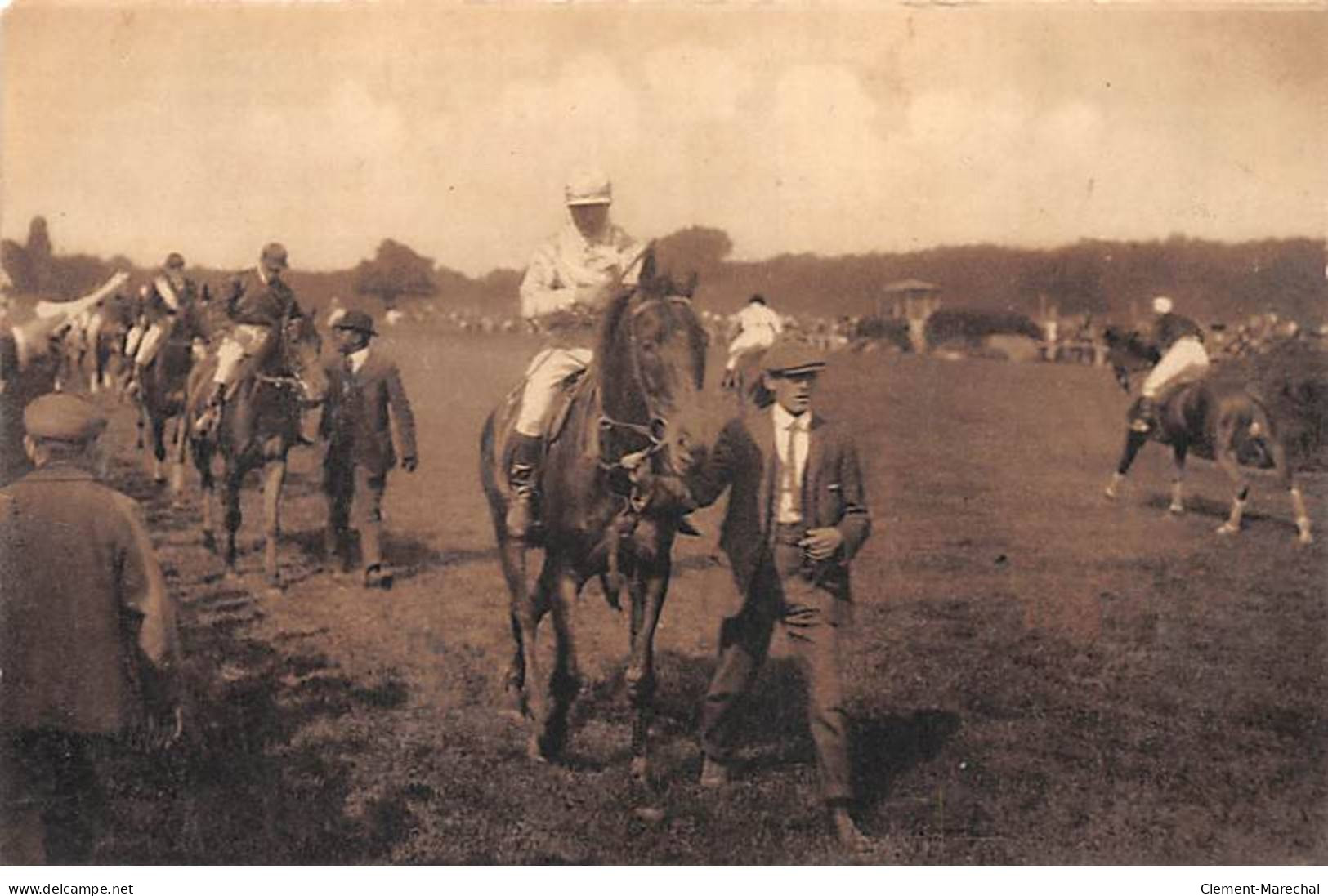 PARIS - Aux Courses - Avant Le Départ - Très Bon état - Paris (19)