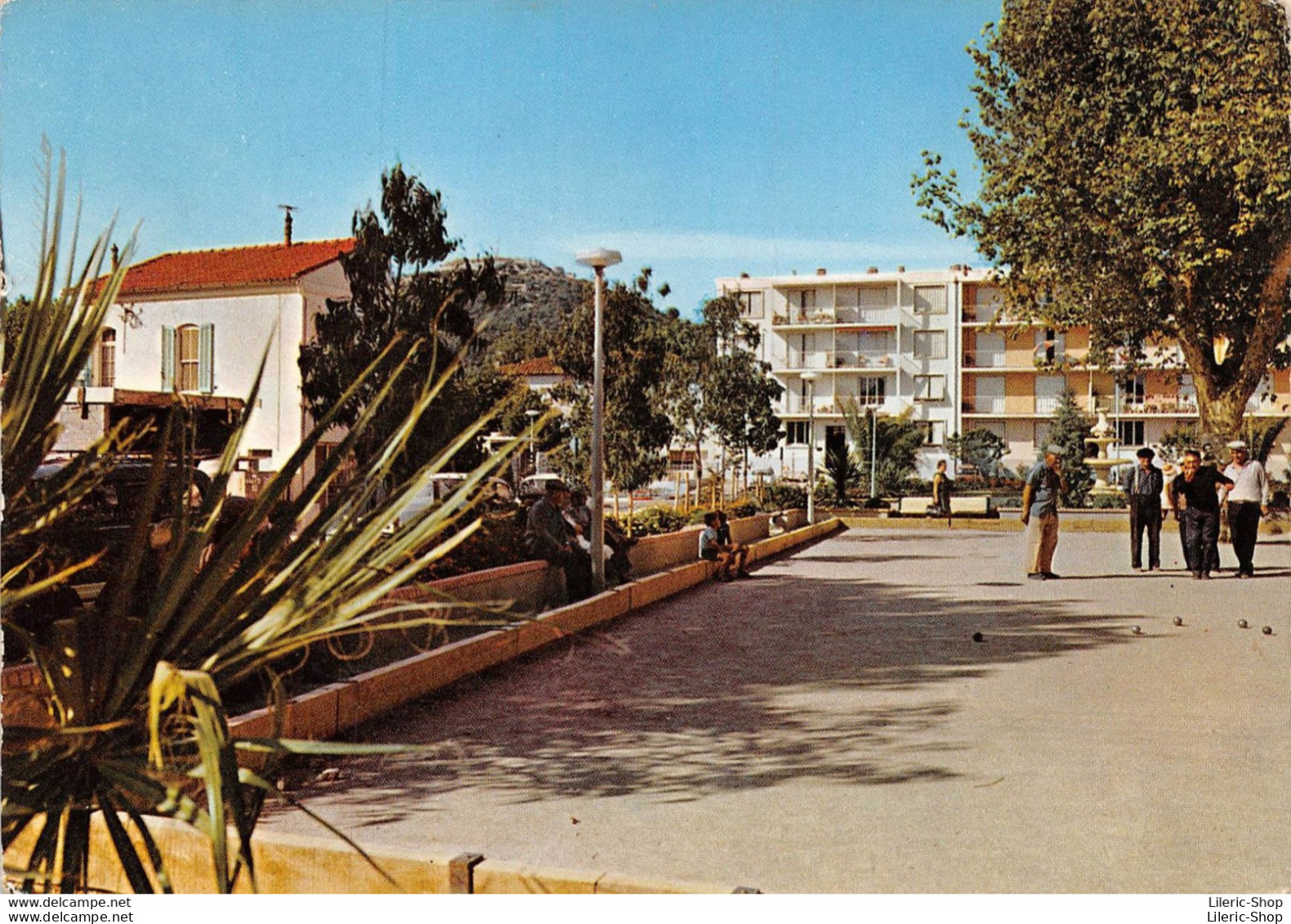 [83] SIX FOURS - PLACE DE REYNIER - LA PÉTANQUE EST REINE - Pétanque