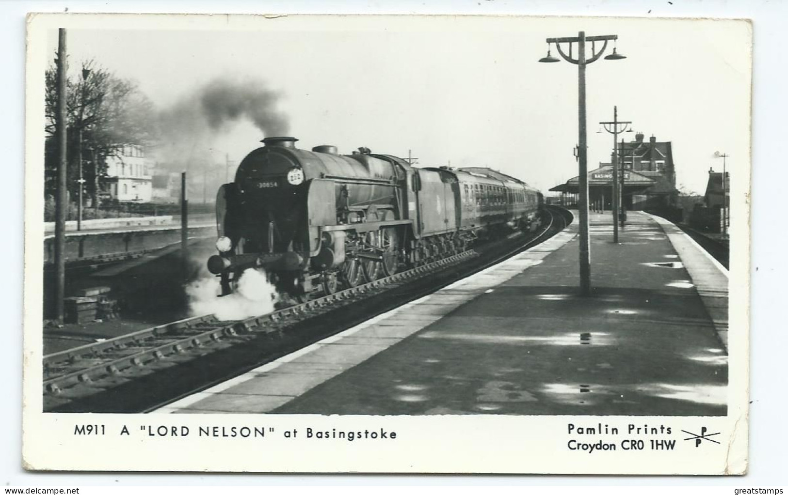 Postcard Railway Pamlin Prints  Collectors Card  Lord Nelson Steam Engine Basingstoke Station - Bahnhöfe Mit Zügen