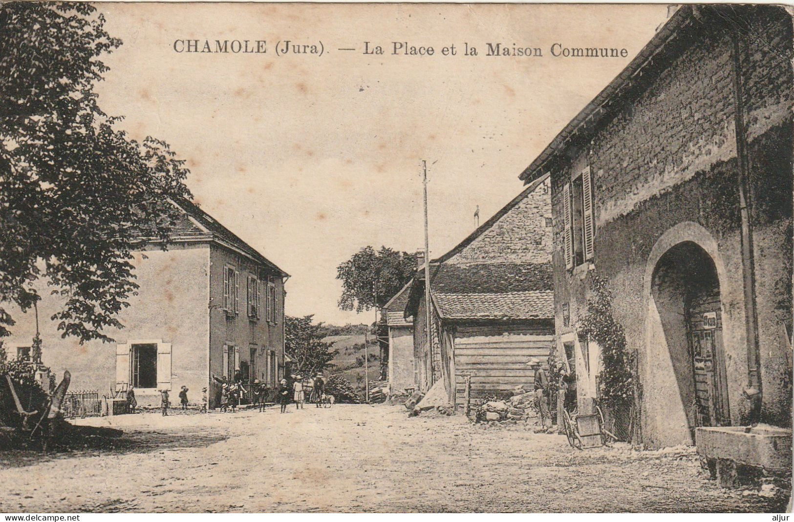 CHAMOLE (Jura) La Place Et La Maison Commune Rare - Poligny