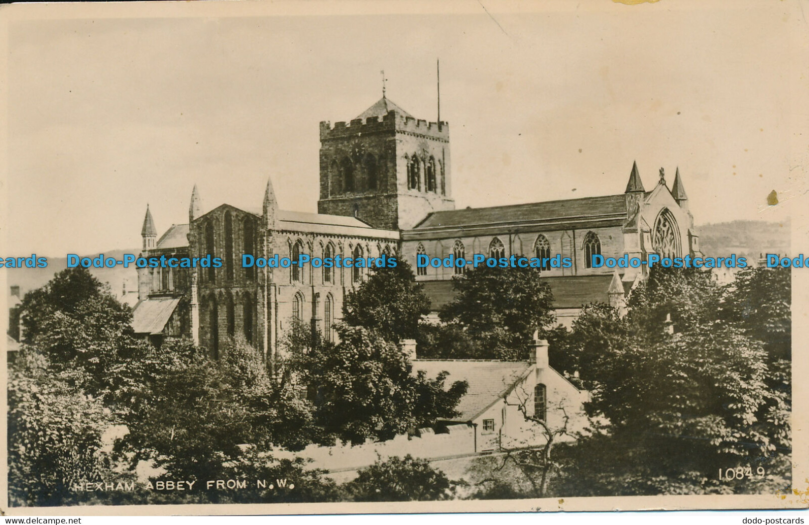 R032885 Hexham Abbey From N. W. Valentine. No 10849. RP - World