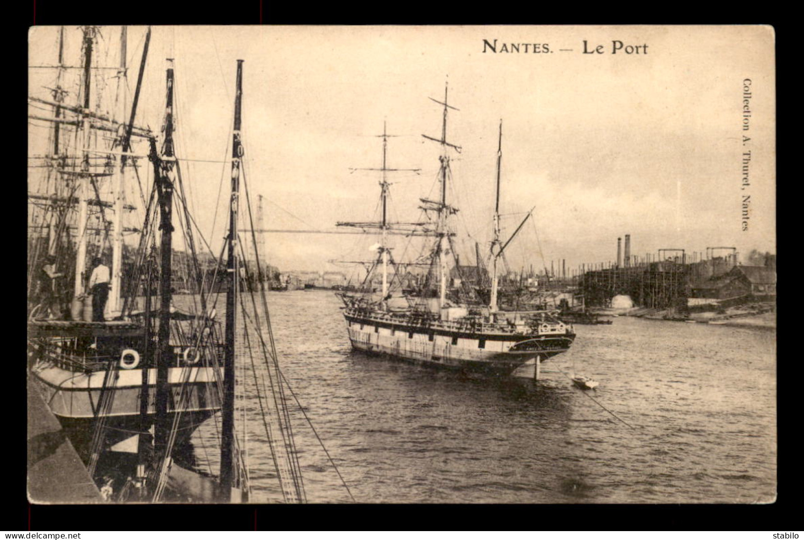 BATEAUX - VOILIERS - TROIS MATS "AMELIE" A NANTES - Veleros