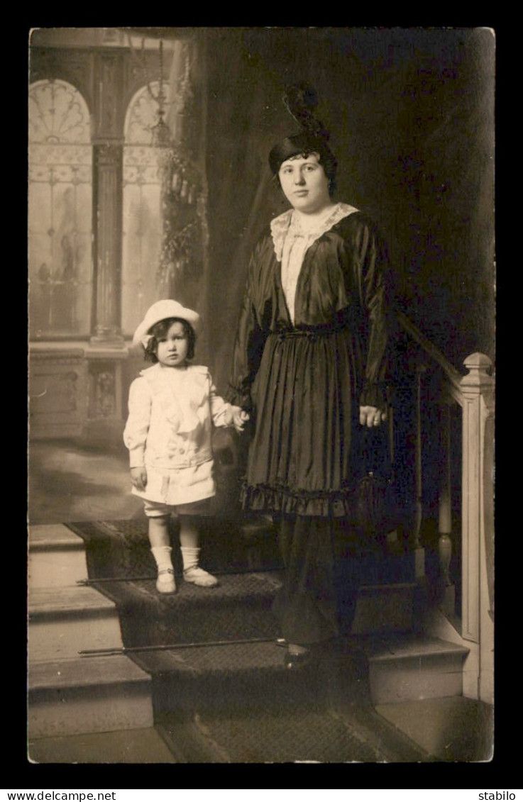 CARTE PHOTO - FEMME ET ENFANT - Photographie