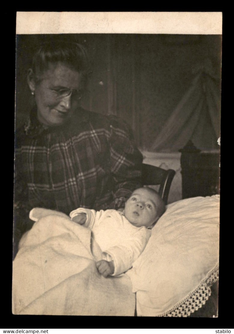 CARTE PHOTO - FEMME ET BEBE - Fotografie